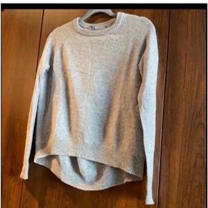 🩷 💯 cashmere gorgeous grey sweater 🩷